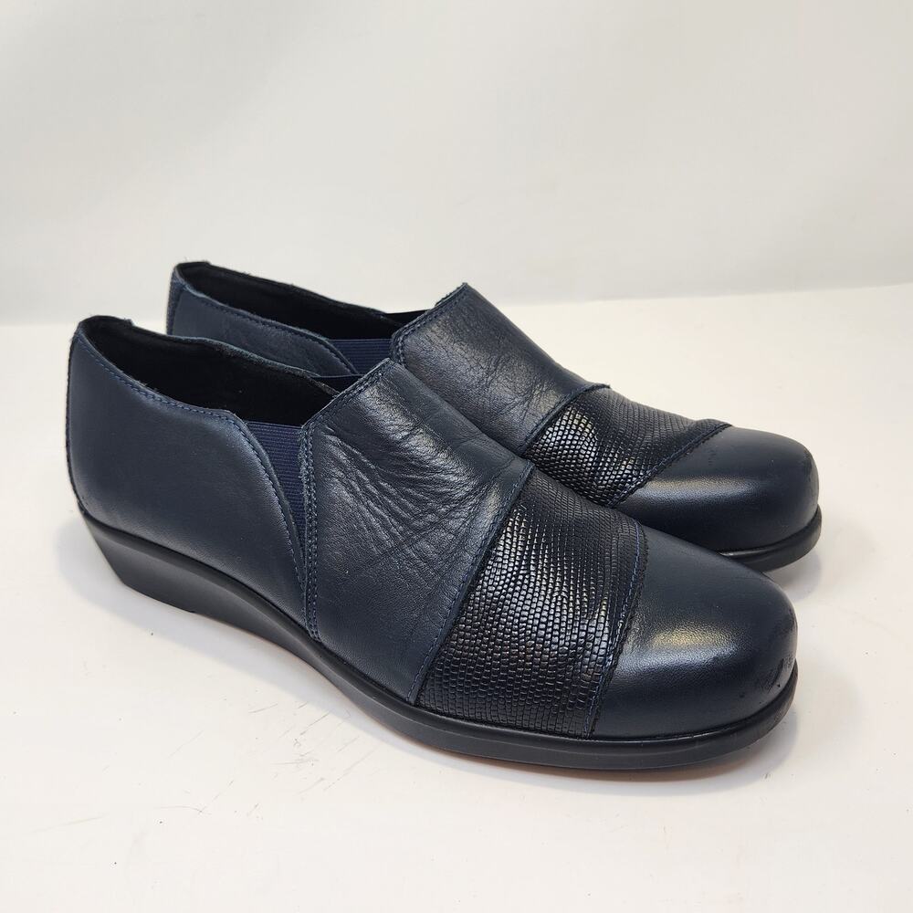 SAS Women Nora Navy Blue Leather Slip On Loafers Size 9.5 M Lizard Print comfort